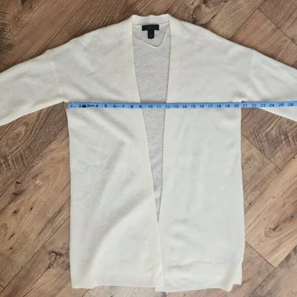 Saks Fifth Avenue 100% Cashmere Cream Cardigan Size: Medium - Picture 14 of 15